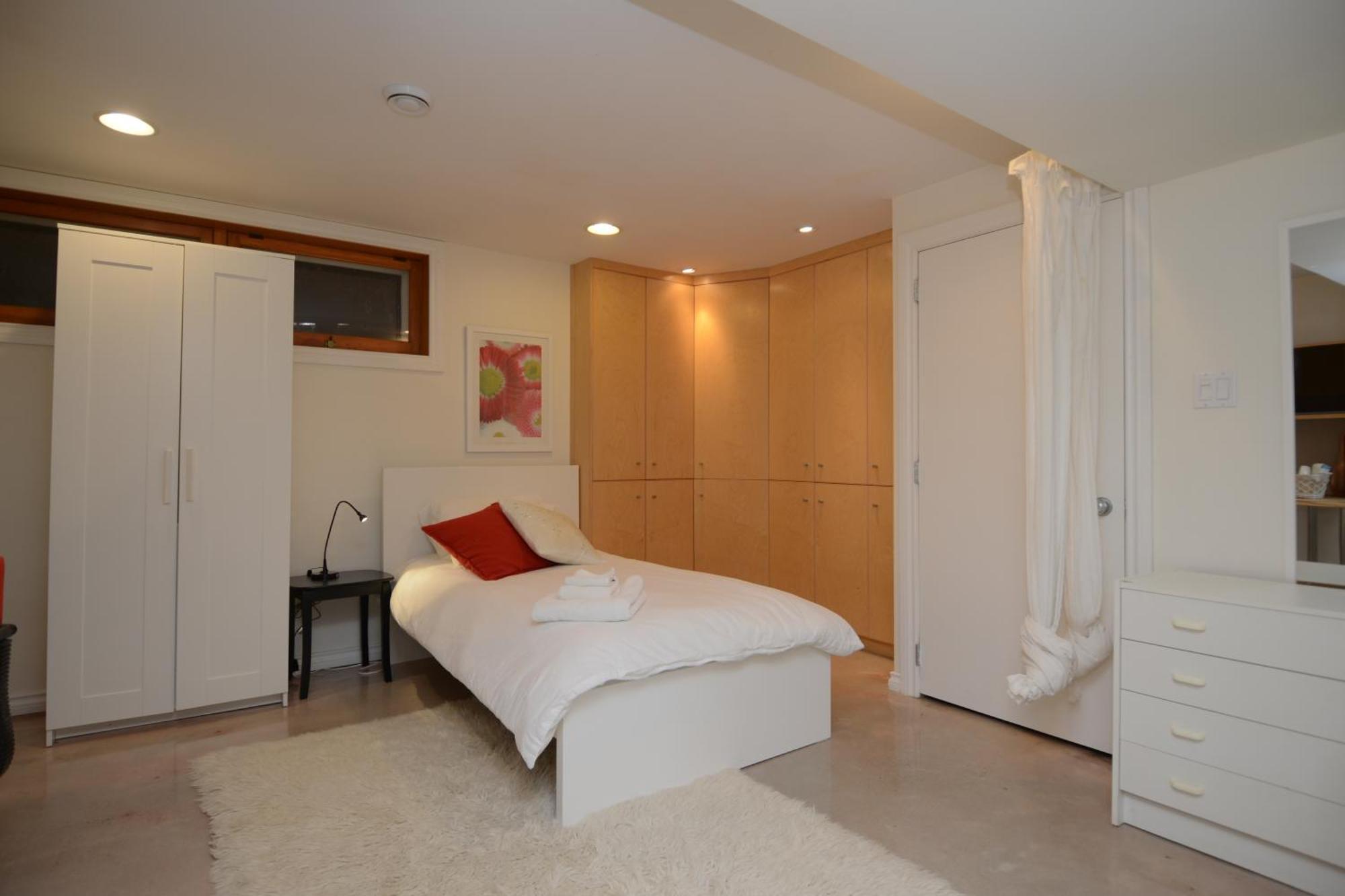 U Of A Homestay, Trails & Whyte Ave Edmonton Ngoại thất bức ảnh